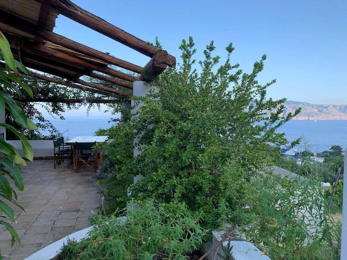 La Casa Di Tommy - Santa Marina Salina Vila 0*,  Itália